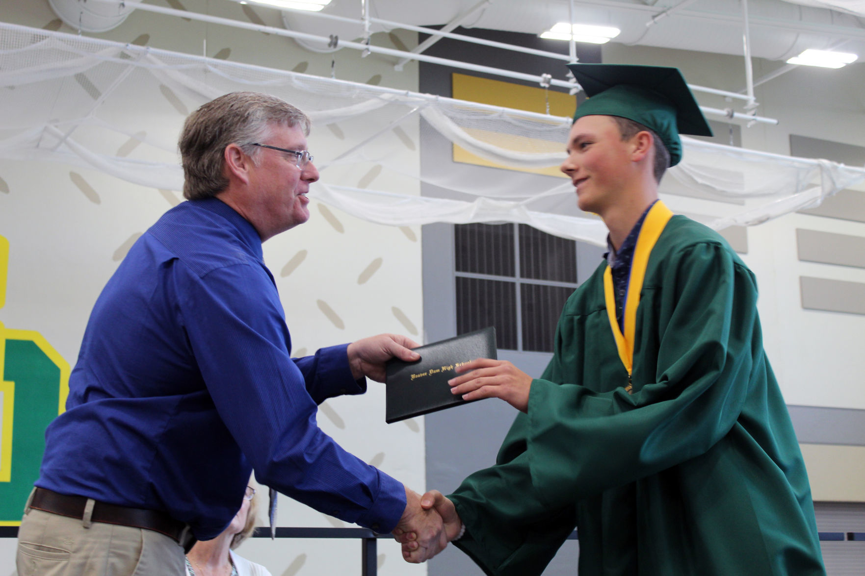 060219-ctzn-news-bd-grad080.jpg